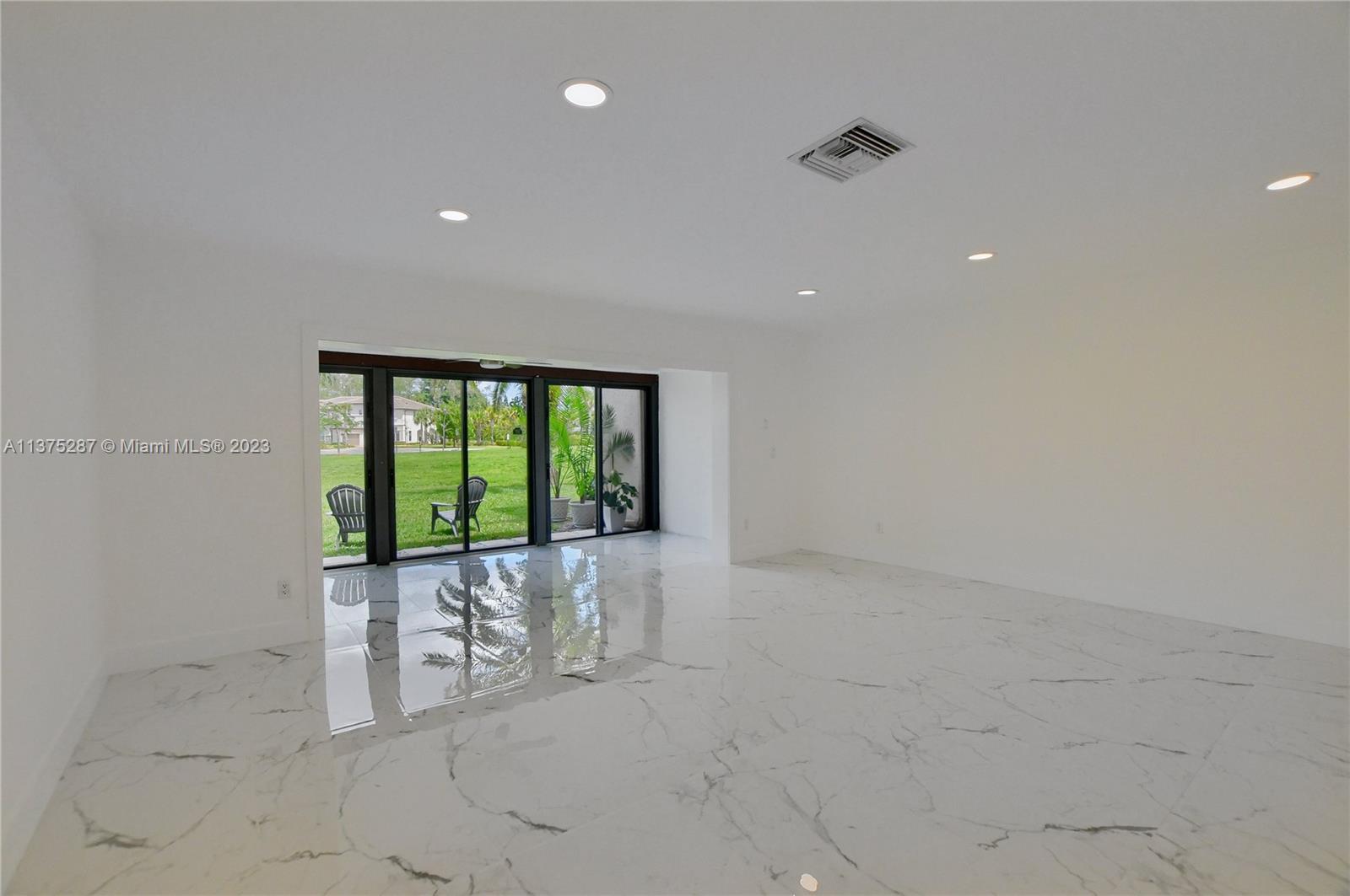 9264 Vista Del Lago, Unit D Boca Raton, FL 33428 - Photo 10 of 28 Gallery Image 10