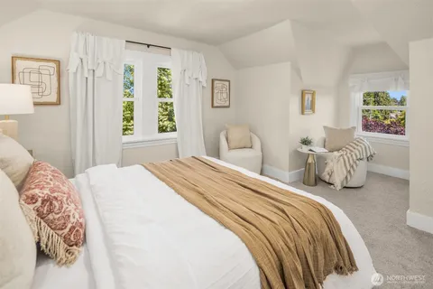 $1,000,000 | 1618 Northeast 80th Street, Seattle, WA 98115