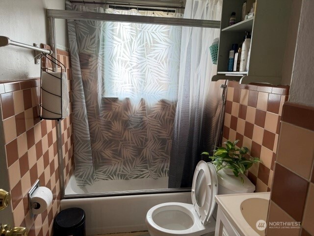 6715 Delridge Way Southwest Seattle, WA 98106 - Photo 2 of 16