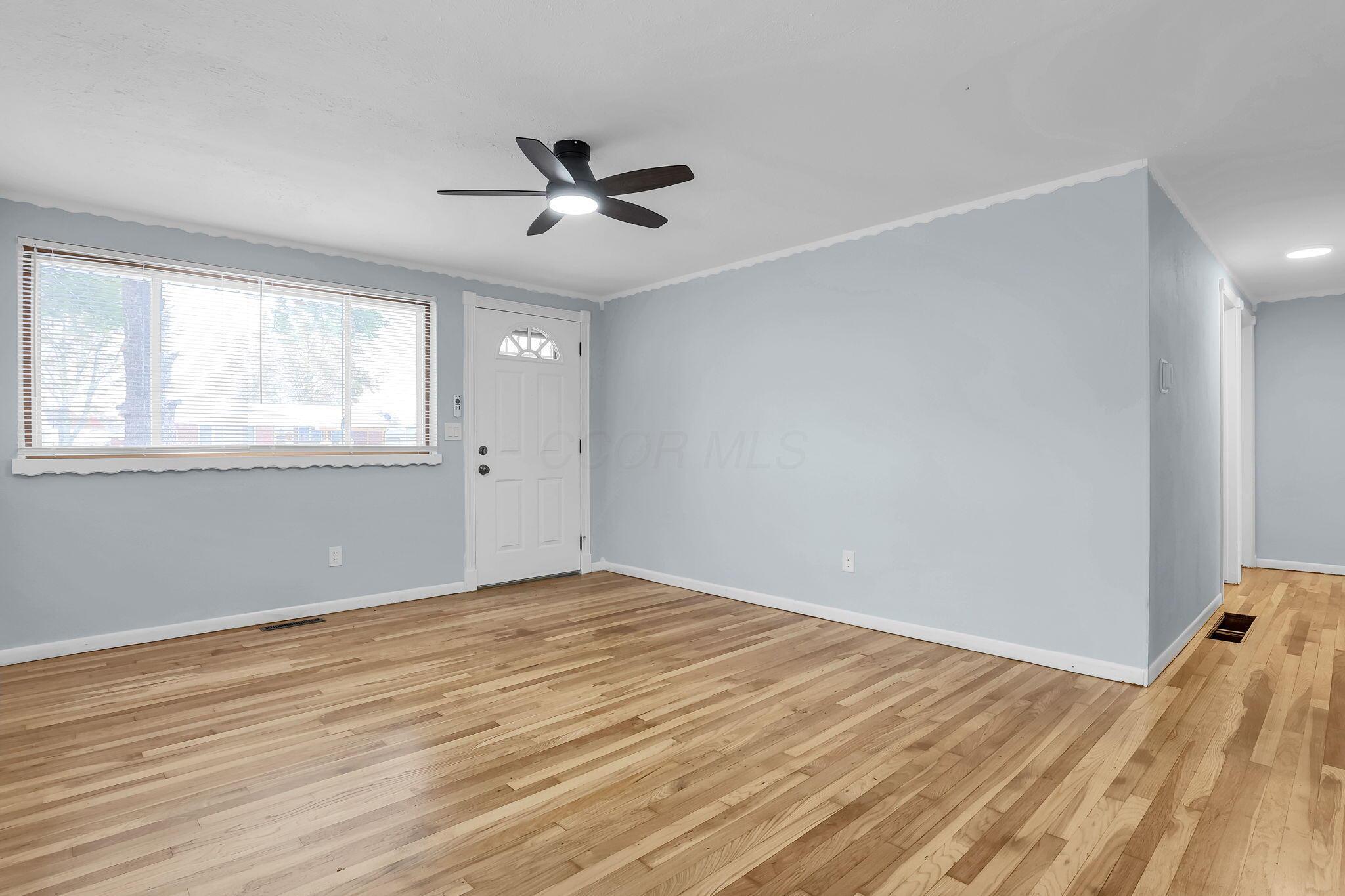 3874 Eakin Road Columbus, OH 43228 - Photo 8 of 29 7-web-or-mls-3874-eakin-rd