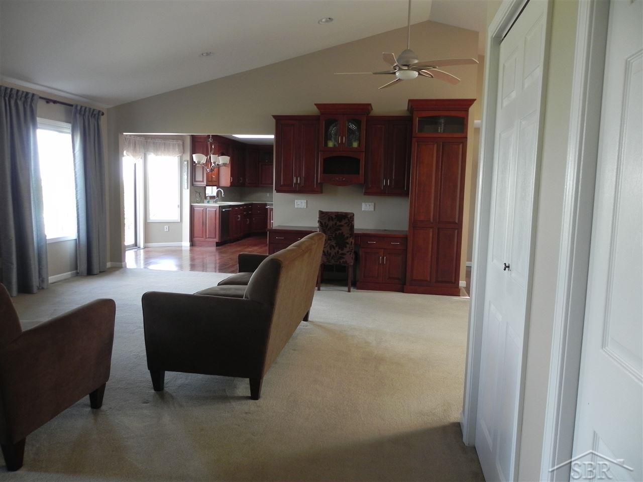 7321 Fraser Road Freeland, MI 48623 - Photo 10 of 60 BEAUTIFUL DESK AREA AND OVERHEAD CABINETS