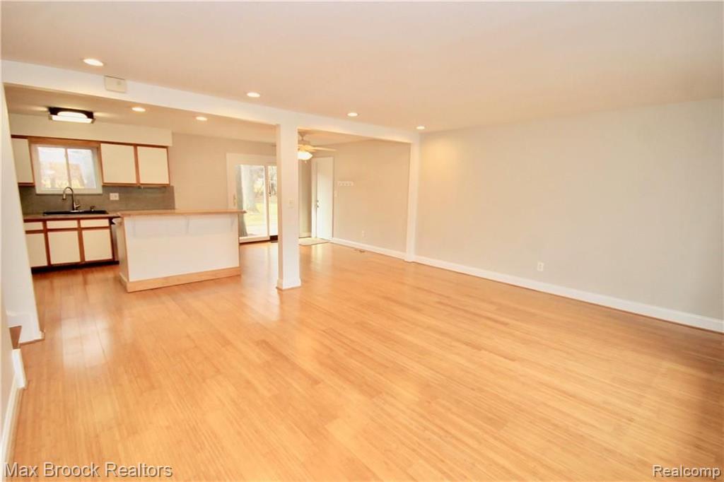 6070 Darramoor Road Bloomfield Hills, MI 48301 - Photo 4 of 22