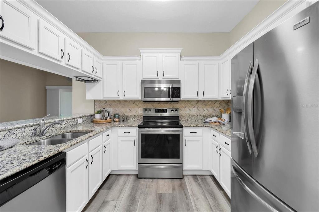 7715 Dawson Creek Lane New Port Richey, FL 34654 - Photo 5 of 29