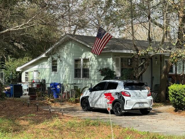 1632 Dogwood Road Charleston, SC 29414 - Photo 4 of 12 Side view of house MG_0499