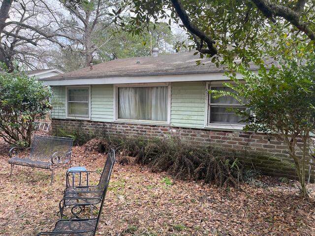 1632 Dogwood Road Charleston, SC 29414 - Photo 6 of 12 IMG_5110.jpg rear of house showing windo