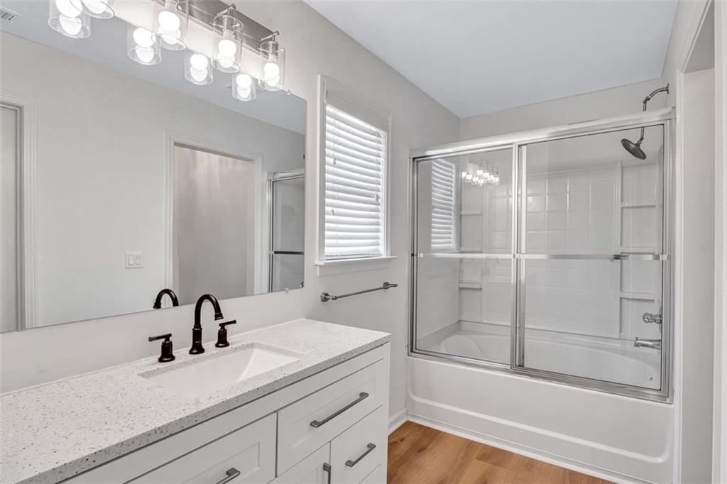 2540 Willow Grove Road, Unit 15 Acworth, GA 30101 - Photo 20 of 35 a bathroom with a bathtub and a sink