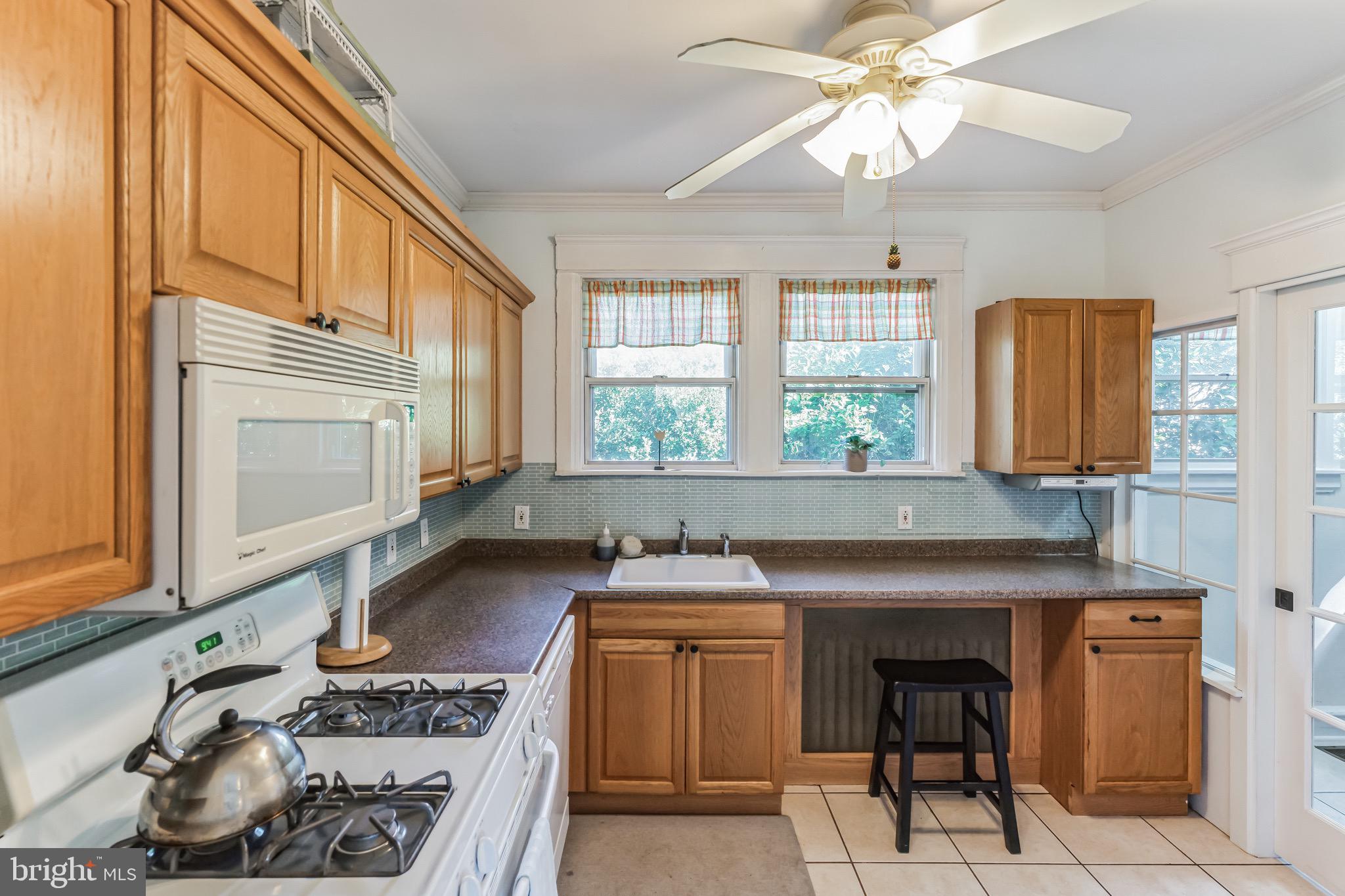 25 Ridley Avenue Aldan, PA 19018 - Photo 11 of 37 Freshly painted kitchen to make all the things.