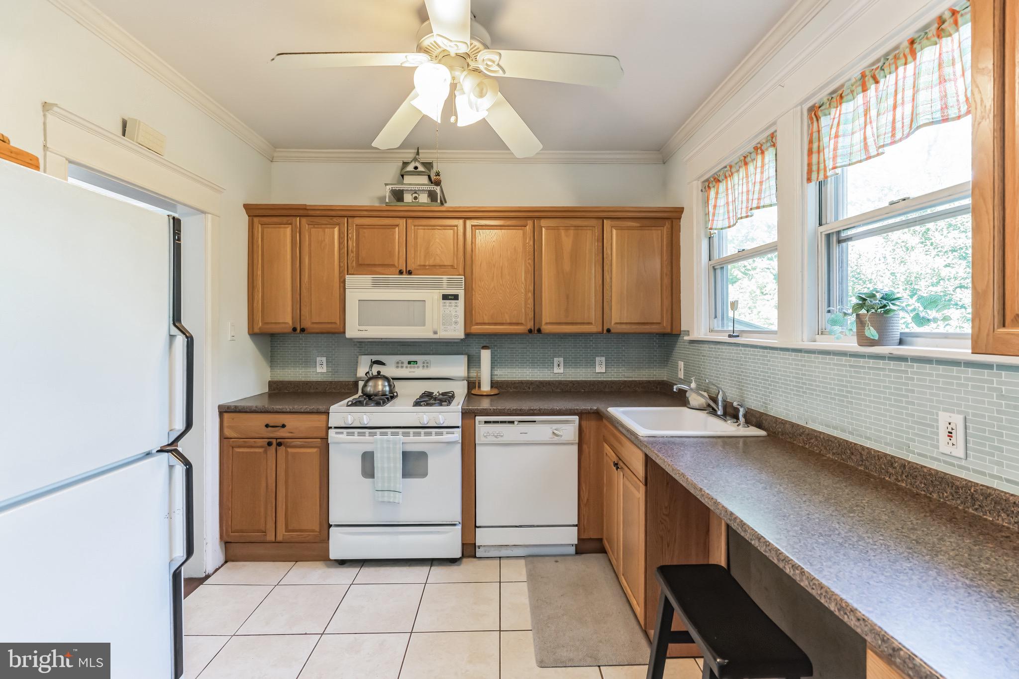 25 Ridley Avenue Aldan, PA 19018 - Photo 15 of 37 Plenty of counter space to fill with your stuff.