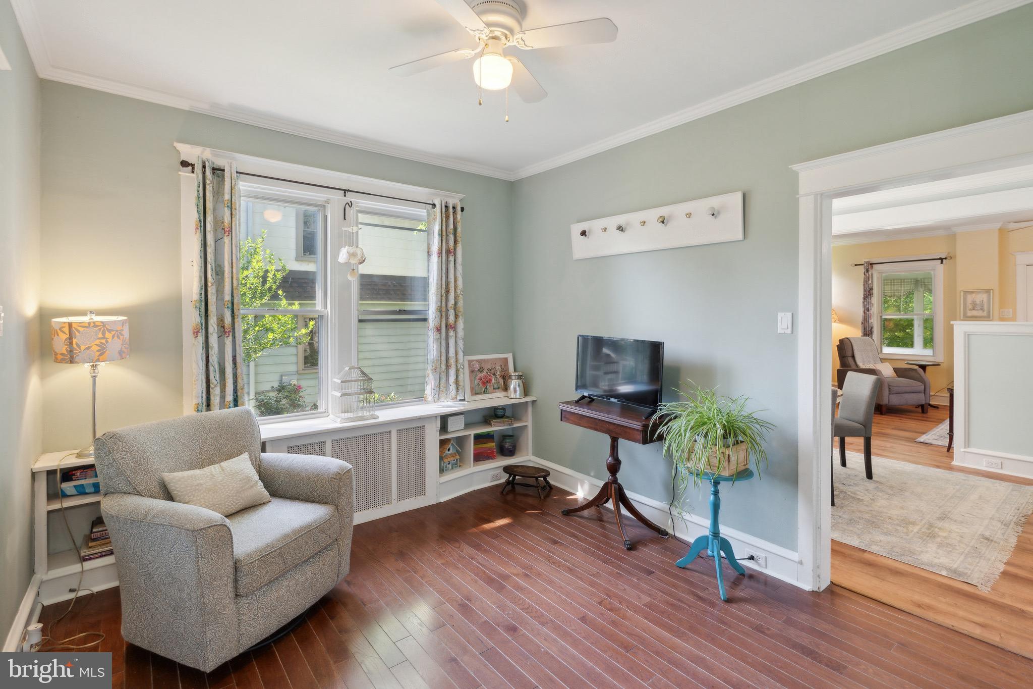 25 Ridley Avenue Aldan, PA 19018 - Photo 17 of 37 Sitting room with built-ins off DR.