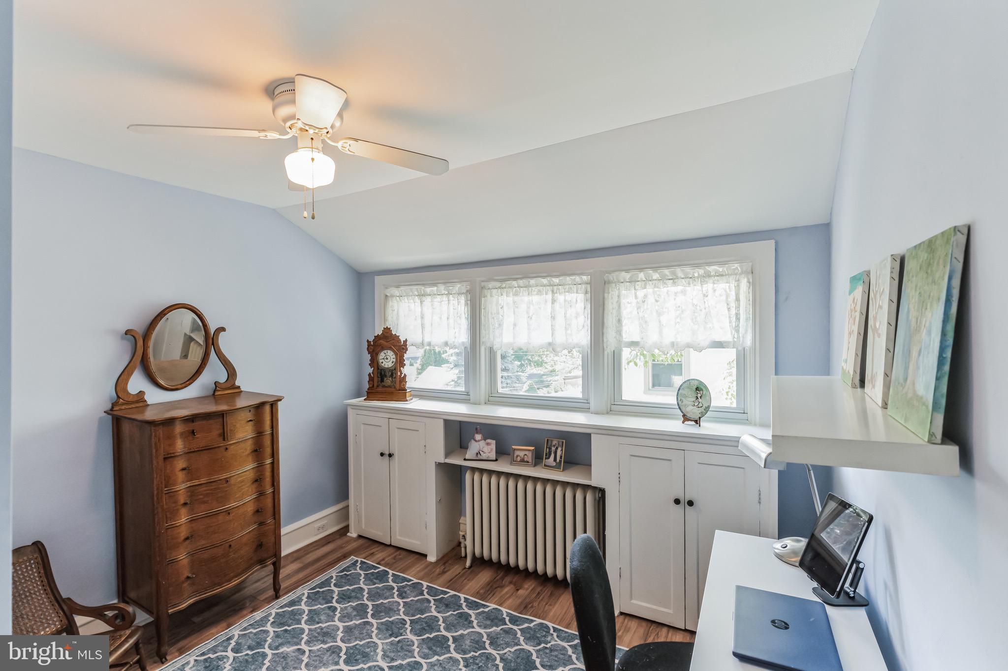 25 Ridley Avenue Aldan, PA 19018 - Photo 29 of 37 3rd bedroom with built-ins.