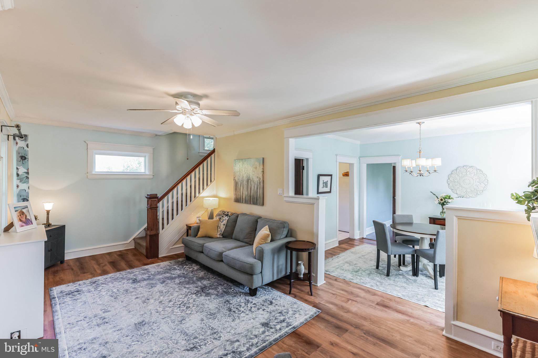 25 Ridley Avenue Aldan, PA 19018 - Photo 7 of 37 LR flows into the Dining Room.