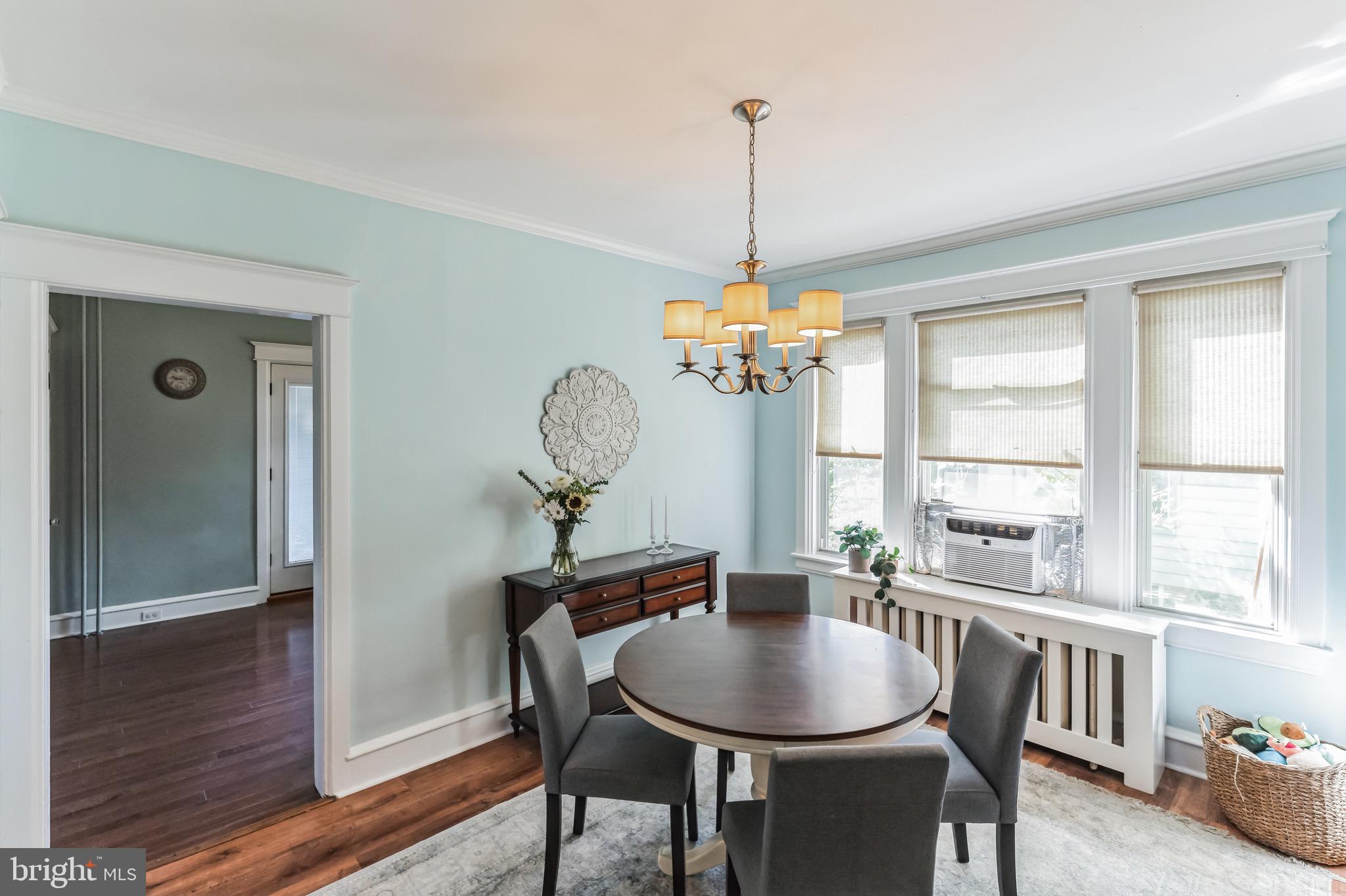 25 Ridley Avenue Aldan, PA 19018 - Photo 9 of 37 Moldings & high ceilings for the tall peeps.