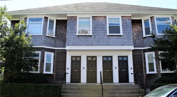 $2,400 | 25 West Narragansett Avenue, Unit B, Newport, RI 02840
