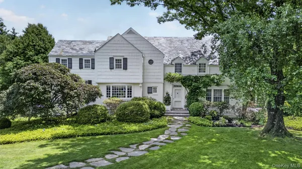 $2,250,000 | 6 Hillair Circle, White Plains, NY 10605