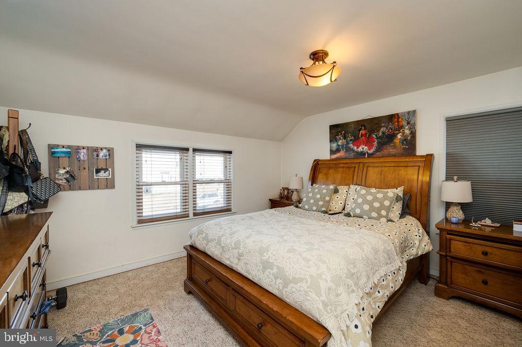 504 Harding Avenue Reading, PA 19607 - Photo 22 of 45 a bedroom with a bed and a window in it