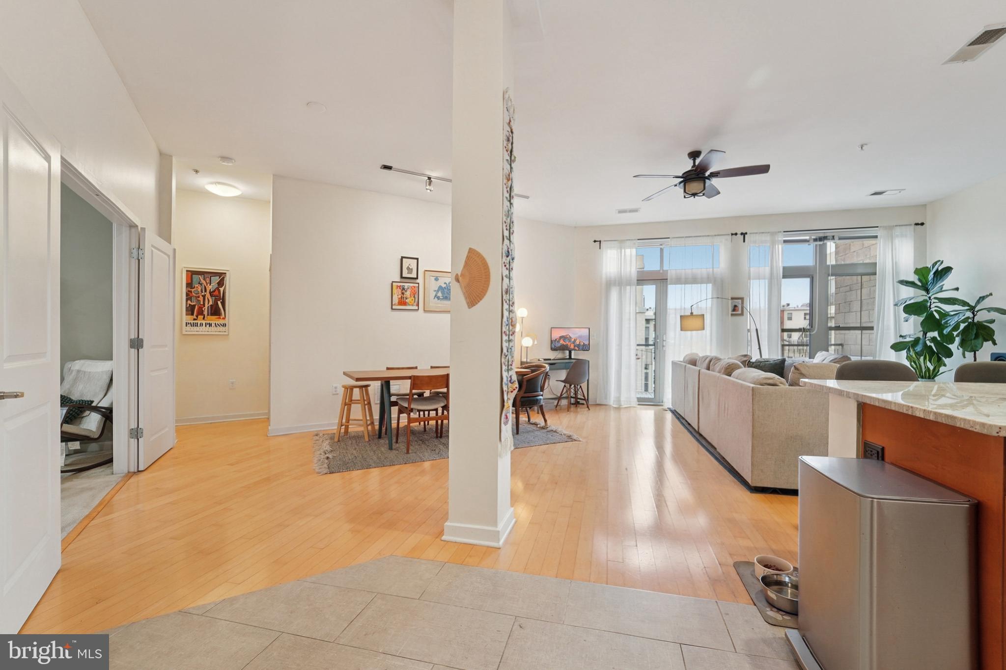 1209 North Charles Street, Unit 312 Baltimore, MD 21201 - Photo 7 of 27 Foyer