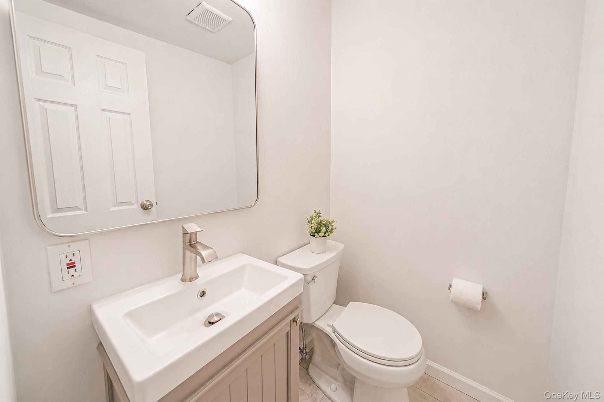 577 Blue Ridge Drive Medford, NY 11763 - Photo 12 of 36