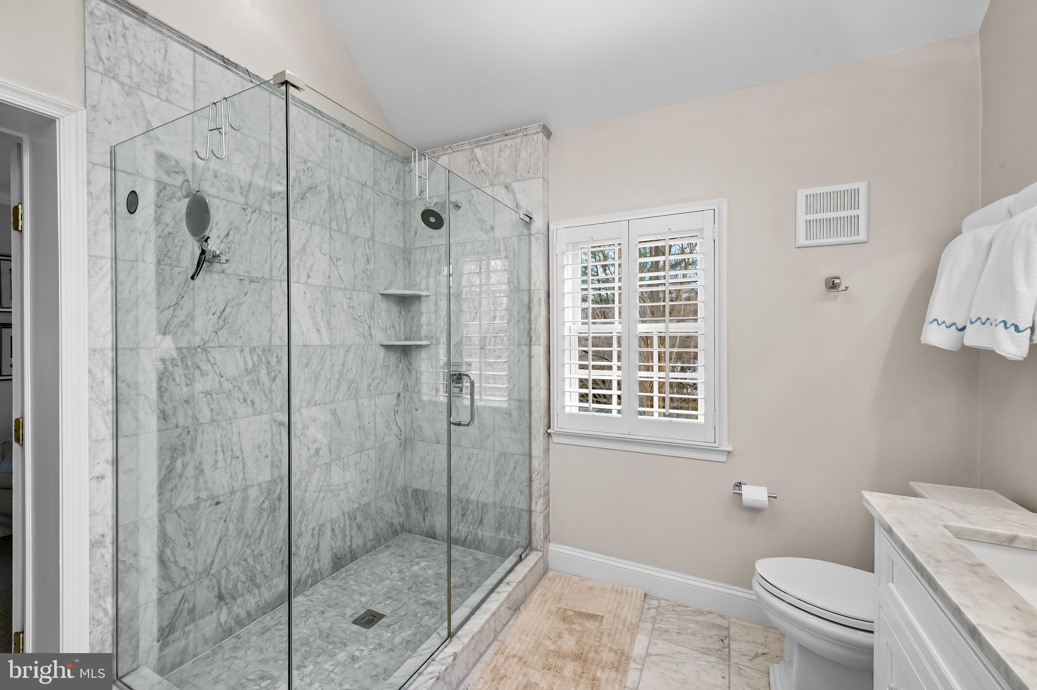 5700 Greenleaf Road Baltimore, MD 21210 - Photo 19 of 42 Primary bathroom