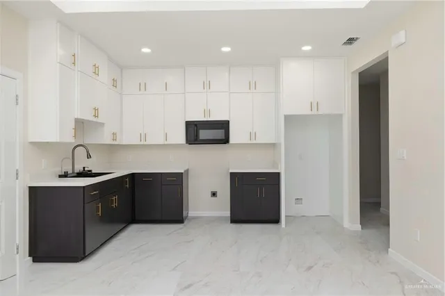 $1,300 | 905 Skyview Street, Unit 1, Weslaco, TX 78596