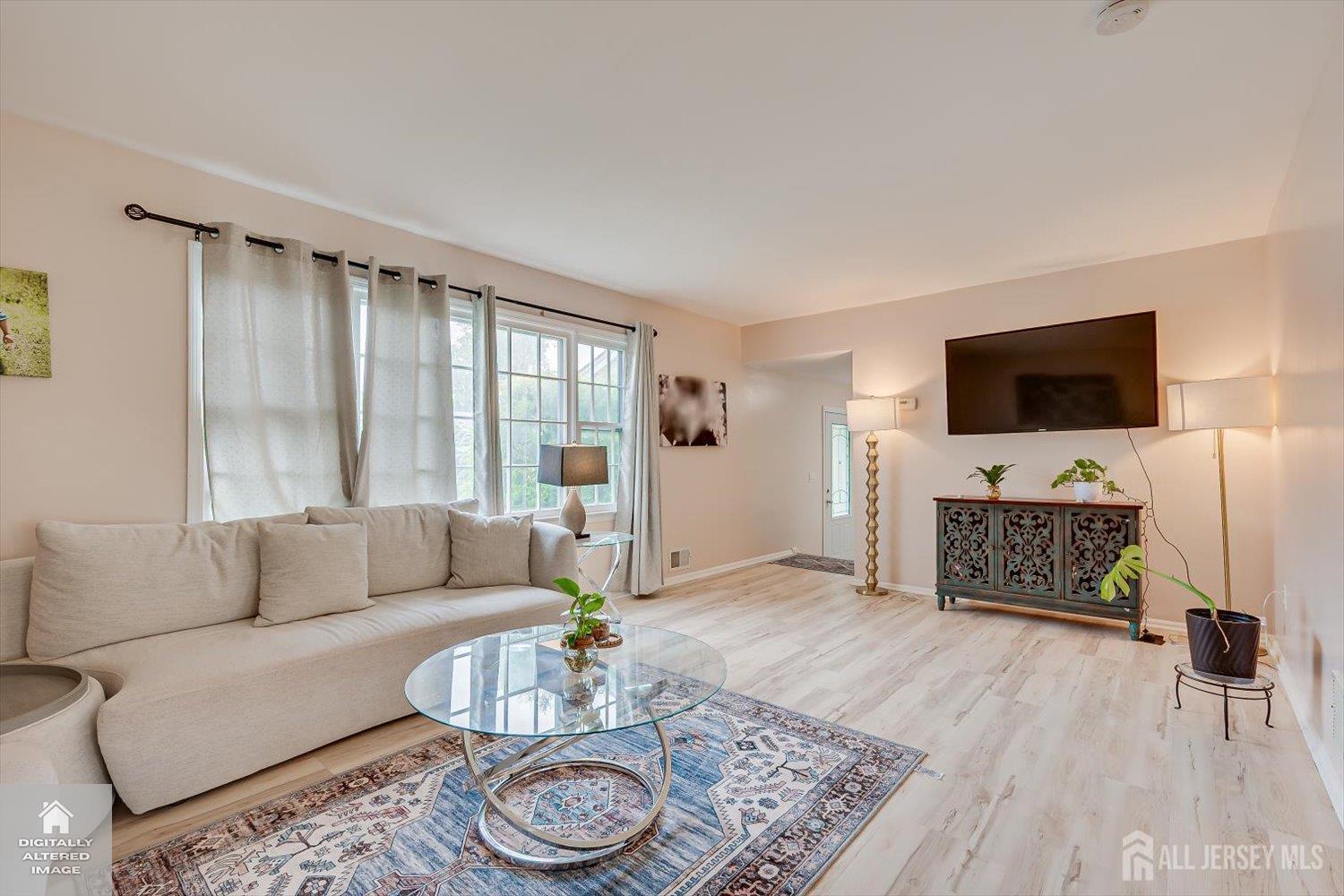 15 Roxy Avenue Edison, NJ 08820 - Photo 9 of 37