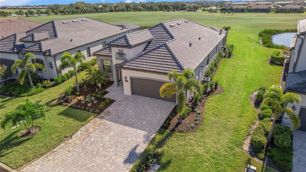5947 Brandon Run Lakewood Ranch, FL 34211 - Photo 2 of 100