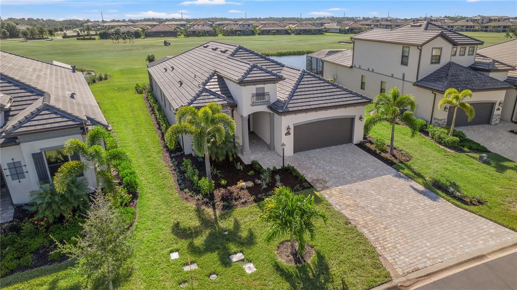 5947 Brandon Run Lakewood Ranch, FL 34211 - Photo 3 of 100