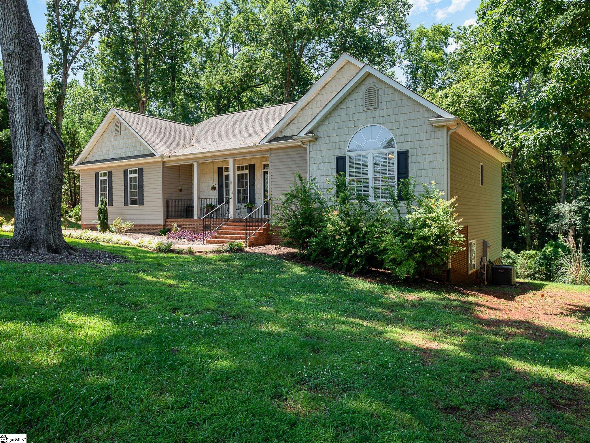 115 Woods Way Anderson, SC 29625 - Photo 2 of 36
