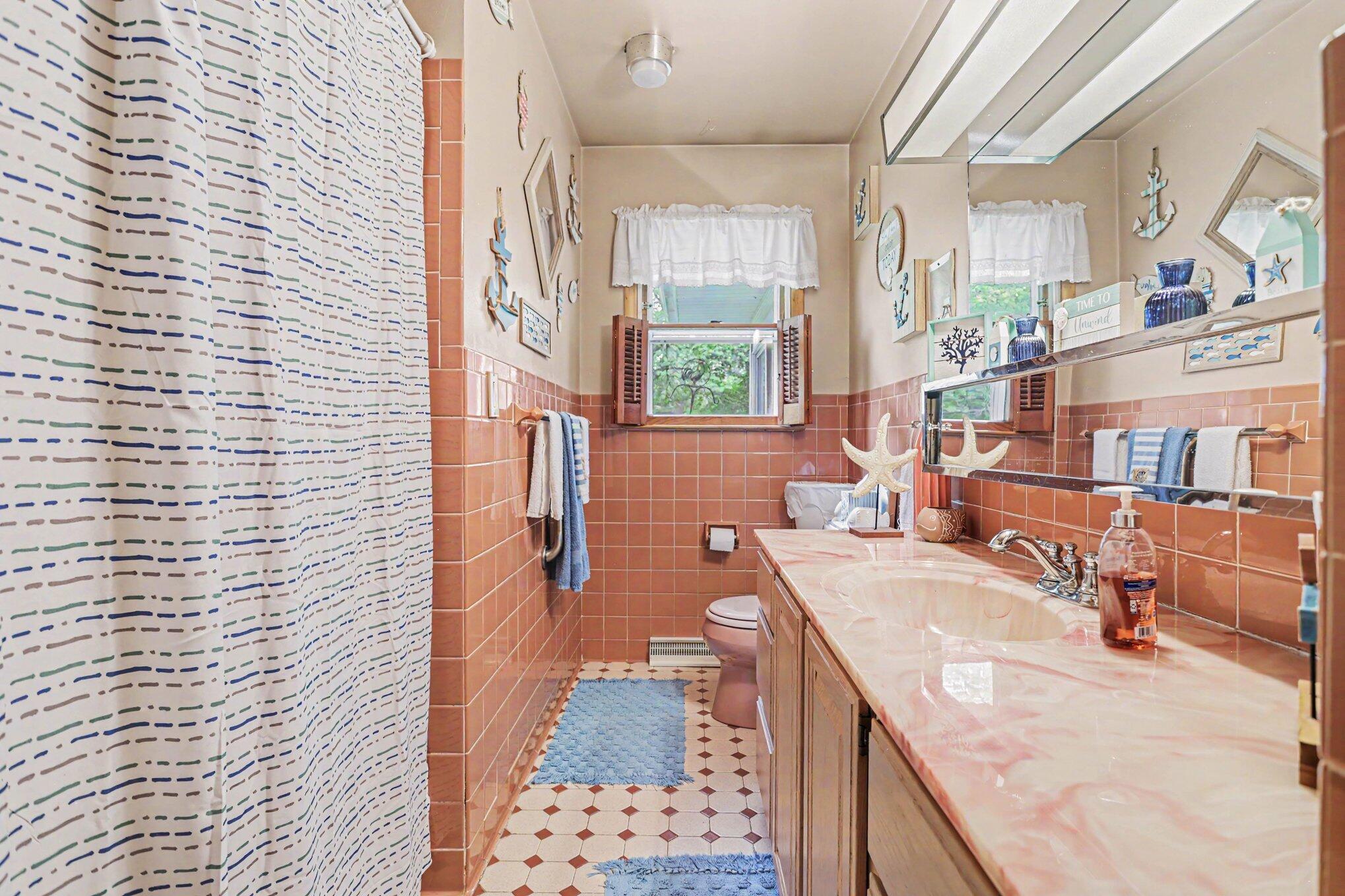 1111 South Clinton Street Charlotte, MI 48813 - Photo 16 of 24 018_file_9623