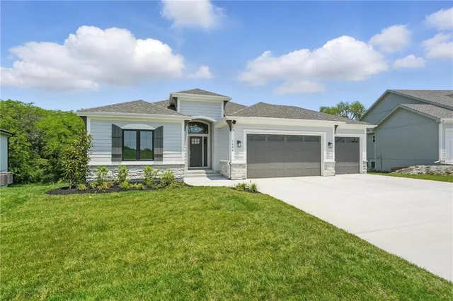 $707,500 | 1406 Northwest 106th Terrace, Kansas City, MO 64155