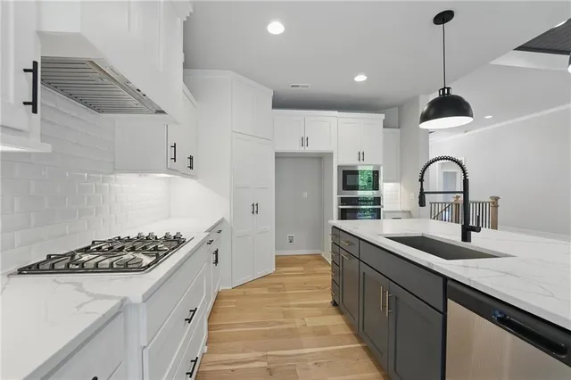 $707,500 | 1406 Northwest 106th Terrace, Kansas City, MO 64155