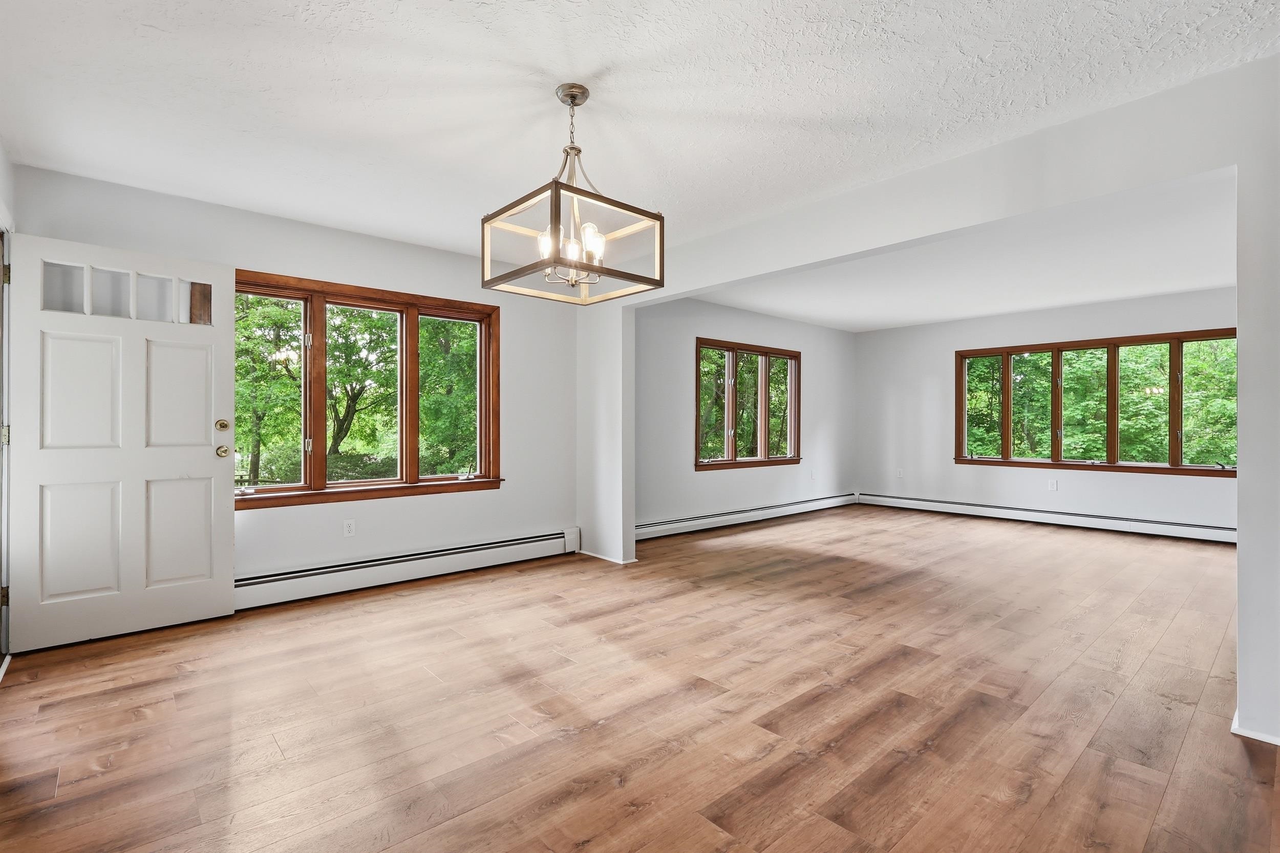 85 Whitney Avenue Manchester, NH 03104 - Photo 19 of 58