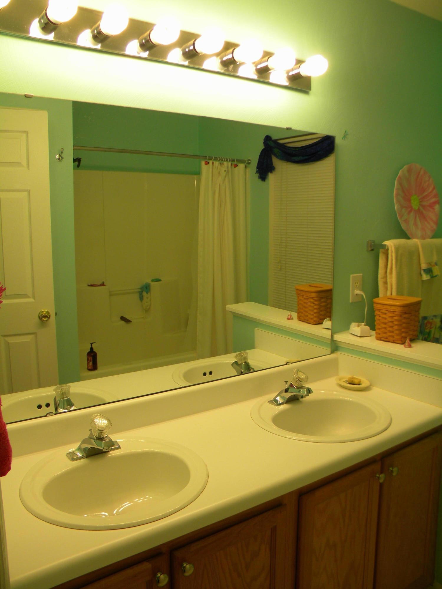 6721 Albert Road Roanoke, VA 24019 - Photo 4 of 15 Master Bath