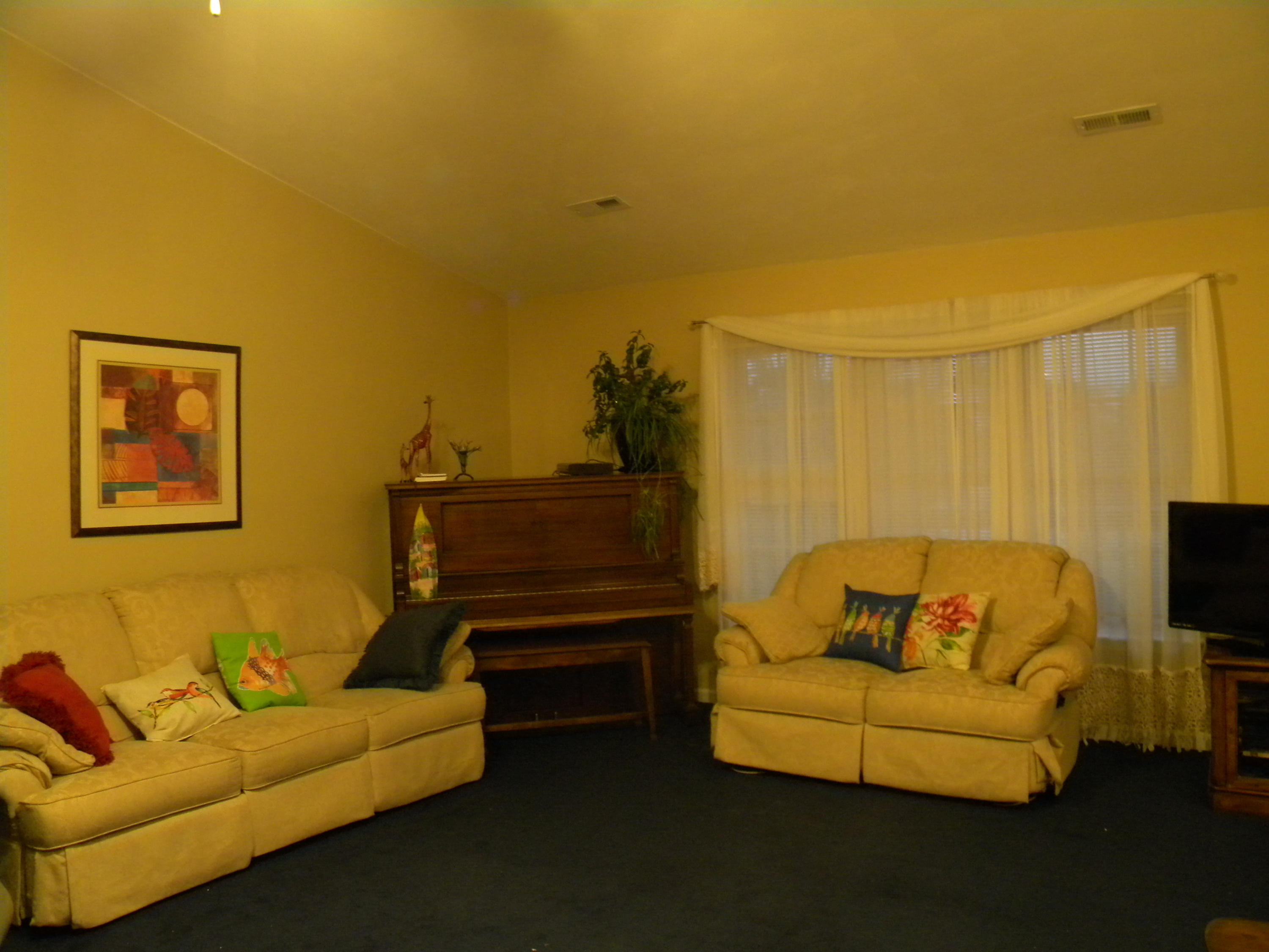 6721 Albert Road Roanoke, VA 24019 - Photo 6 of 15 Great room