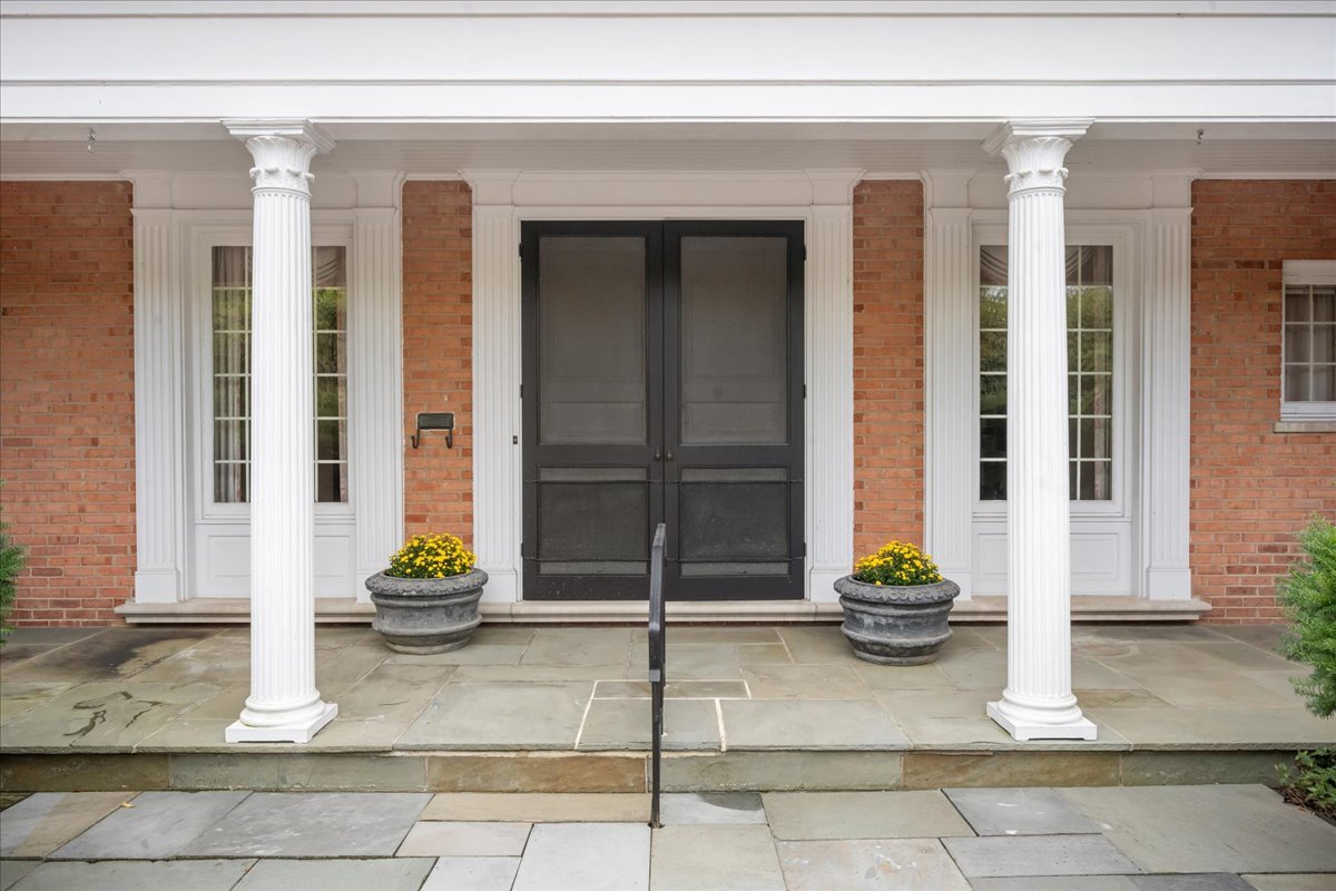 64 Locust Road Winnetka, IL 60093 - Photo 5 of 50 Gallery Image 5