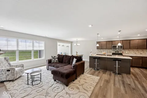 $274,000 | 7111 Lillian Place, Cumberland, IN 46229