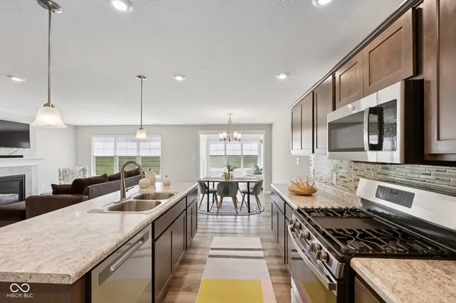 $269,900 | 7111 Lillian Place, Cumberland, IN 46229