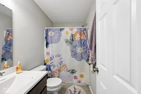 $274,000 | 7111 Lillian Place, Cumberland, IN 46229