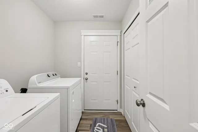 $269,900 | 7111 Lillian Place, Cumberland, IN 46229