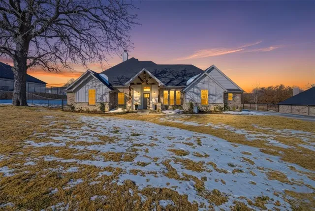 $470,000 | 9017 Vly Oak Court, Springtown, TX 76082