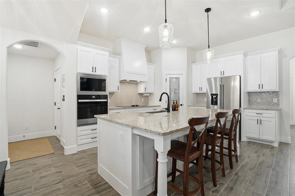 9017 Vly Oak Court Springtown, TX 76082 - Photo 12 of 35