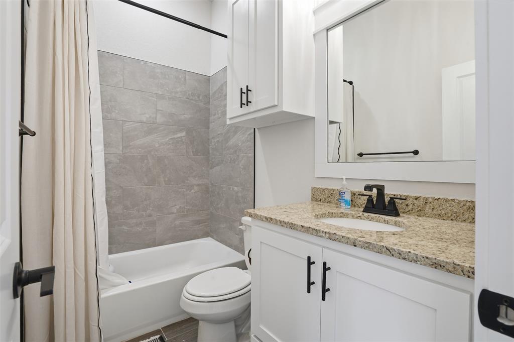 9017 Vly Oak Court Springtown, TX 76082 - Photo 24 of 35 Guest Bath