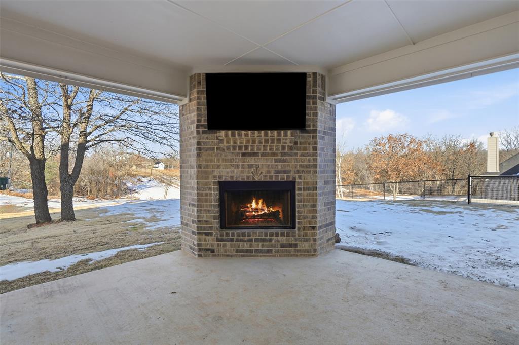 9017 Vly Oak Court Springtown, TX 76082 - Photo 26 of 35