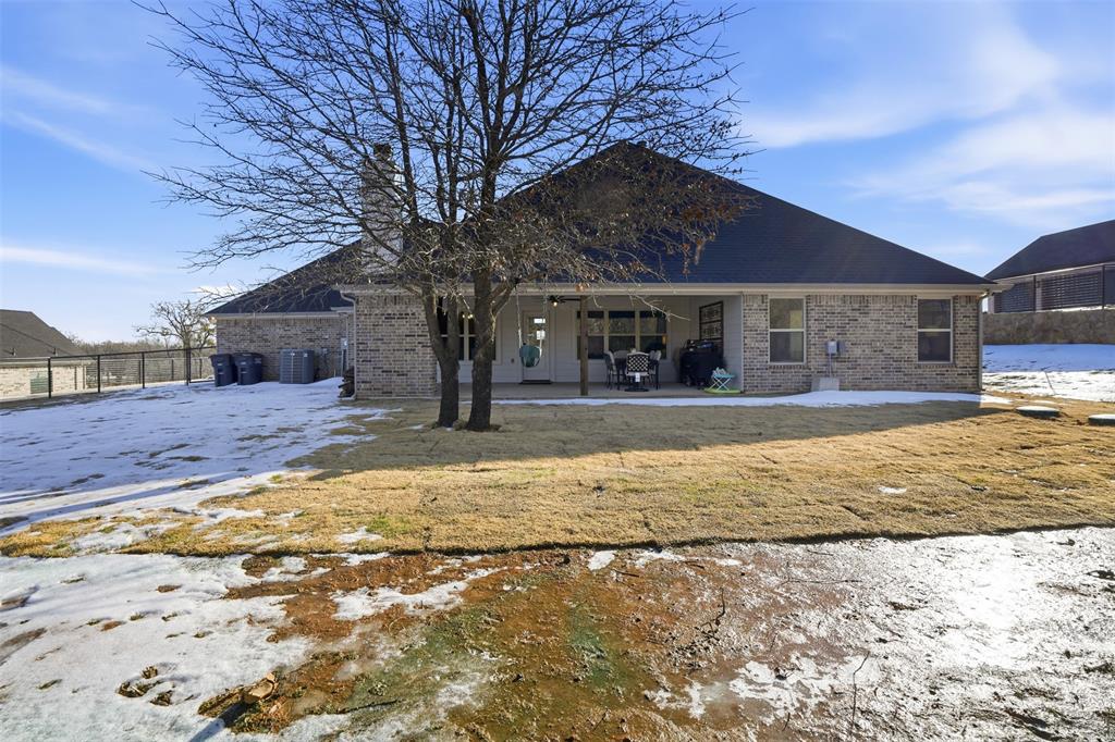 9017 Vly Oak Court Springtown, TX 76082 - Photo 27 of 35