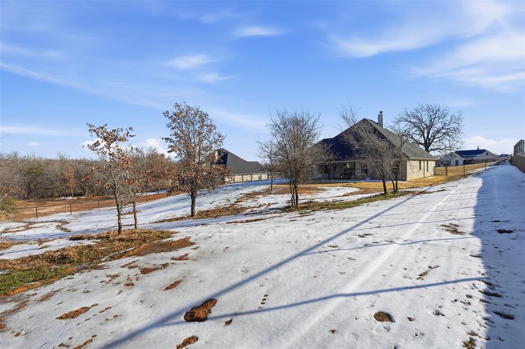 9017 Vly Oak Court Springtown, TX 76082 - Photo 30 of 35 Back Yard