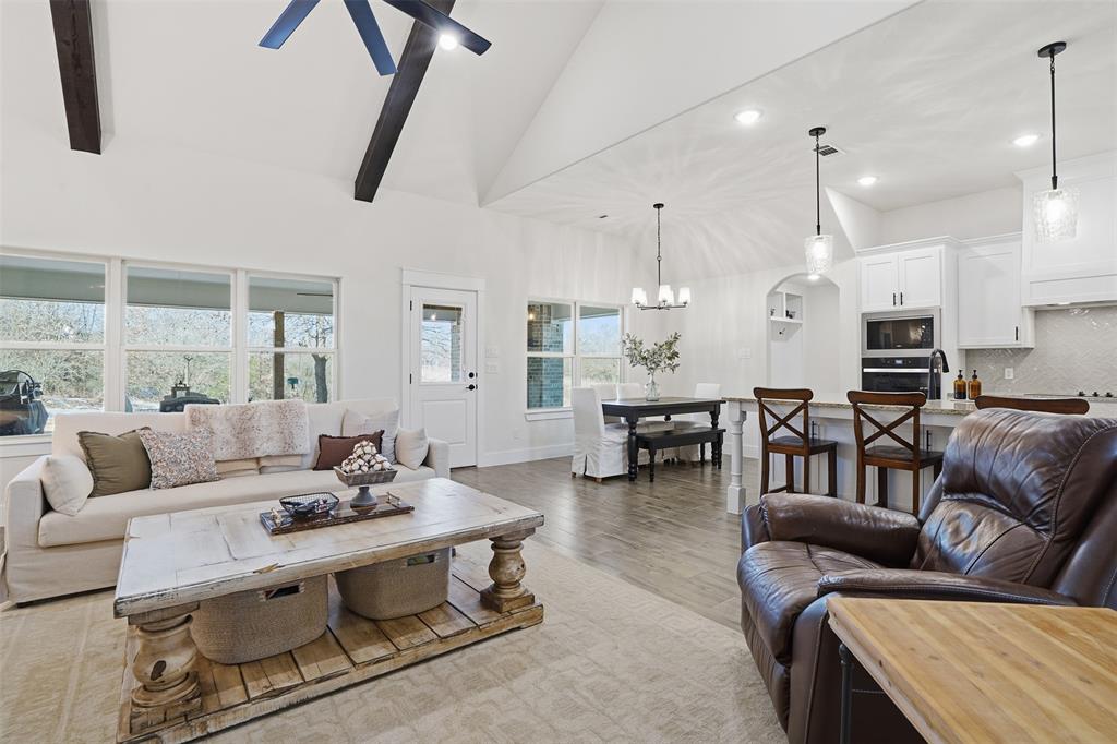 9017 Vly Oak Court Springtown, TX 76082 - Photo 6 of 35