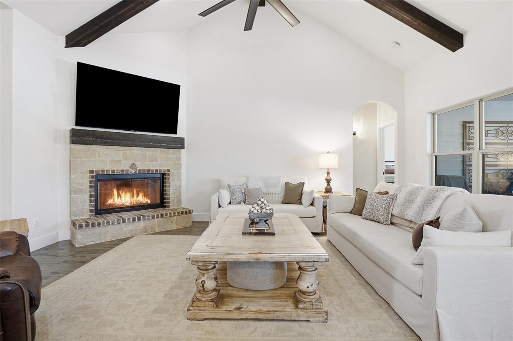 9017 Vly Oak Court Springtown, TX 76082 - Photo 7 of 35