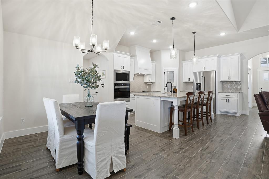 9017 Vly Oak Court Springtown, TX 76082 - Photo 10 of 35