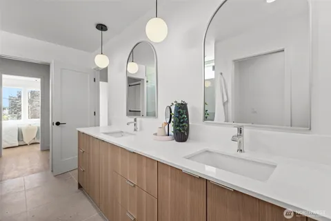 $1,040,000 | 2218 A NW 62nd Street, Seattle, WA 98107