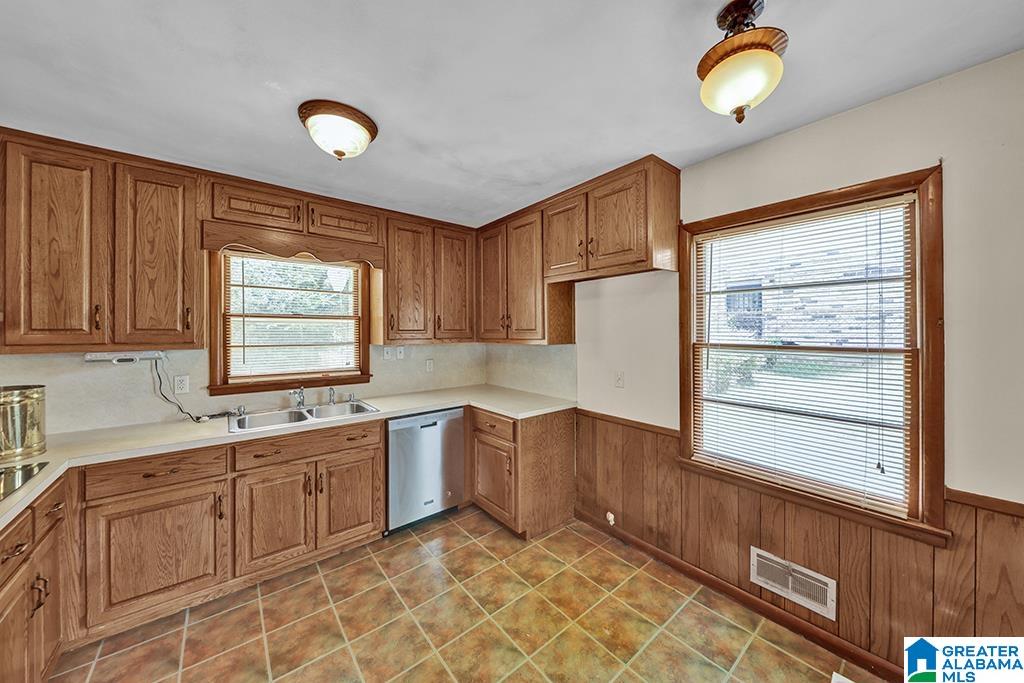 913 Ridgewood Circle Birmingham, AL 35235 - Photo 8 of 20 Gallery Image 8