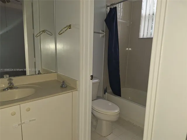 $2,500 | 2318 Northeast 42nd Circle, Unit 2318, Homestead, FL 33033